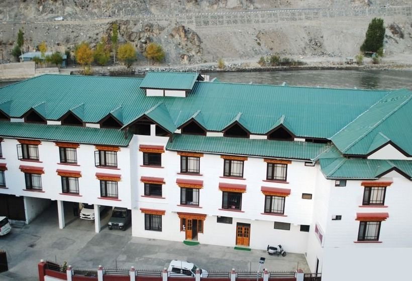 Traveltoexplore Kargil Hotel